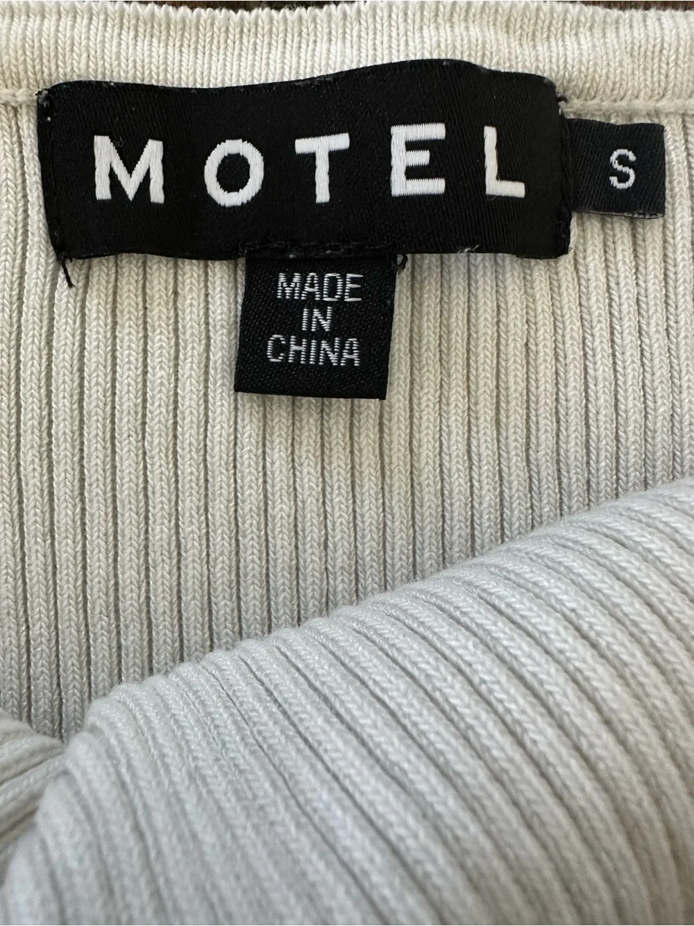 Motel Ribbed Spaghetti Strap Crop Top - Picture 3 of 3